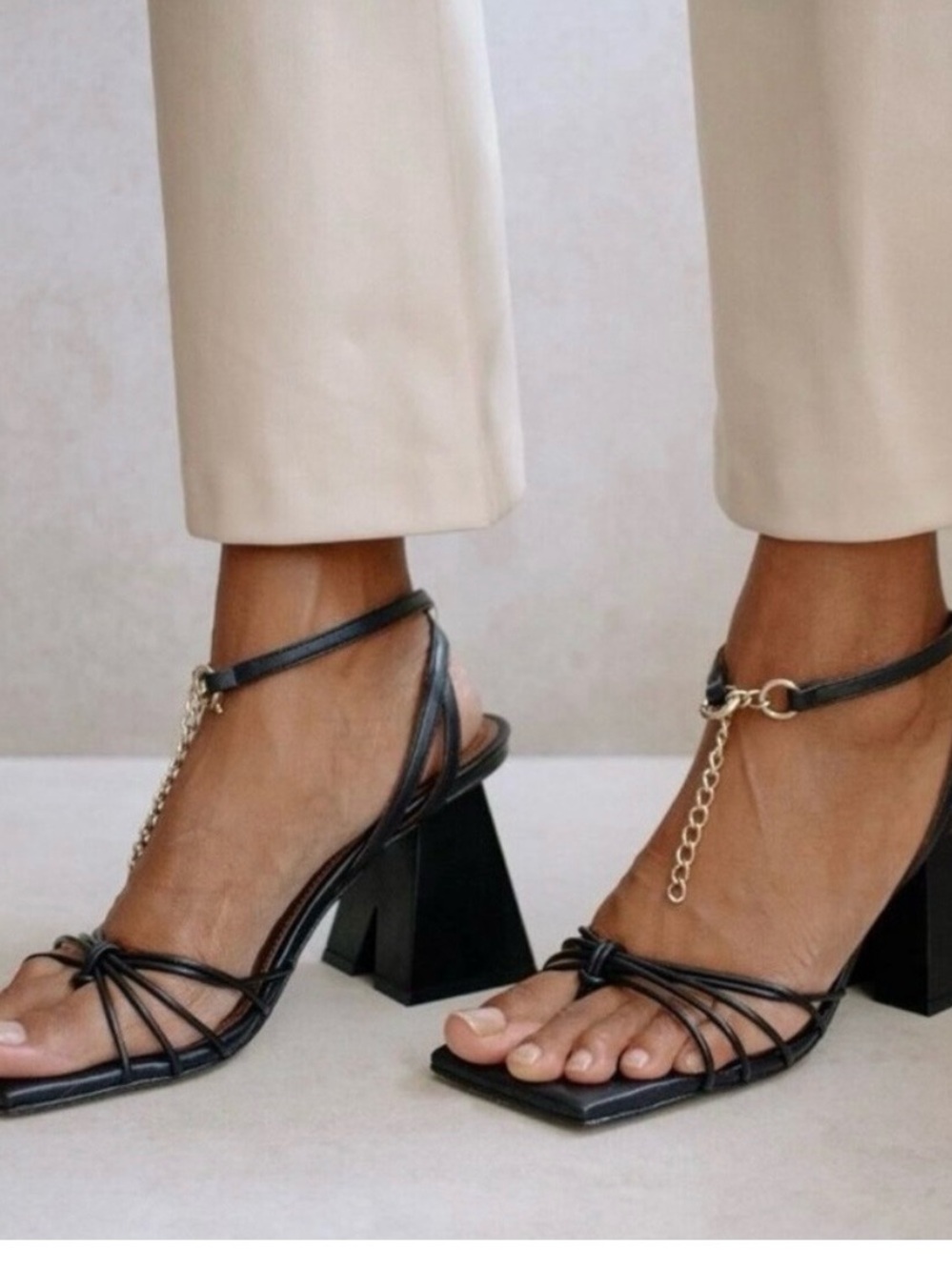 ALOHAS Black Strappy Block Heel Sandals with Chain Detail